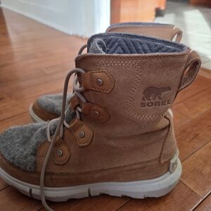 Sorel Womens' Tan and Gray Boots